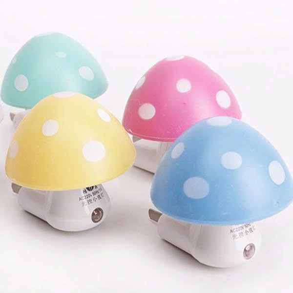 Đèn ngủ cảm ứng mang lại giấc ngủ êm cho bé, nhưng ánh sáng tự bật tắt đôi khi khiến mẹ lo lắng - Ảnh 1
