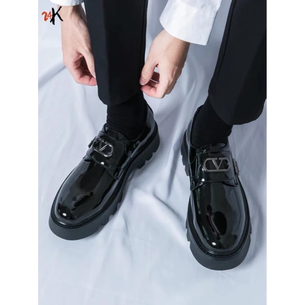 Độ cao tăng lên đồng nghĩa với việc thay đổi góc nghiêng của cơ thể khi đứng hoặc đi bộ. (Ảnh 2) Độ cao tăng lên đồng nghĩa với việc thay đổi góc nghiêng của cơ thể khi đứng hoặc đi bộ. (Ảnh 2)
