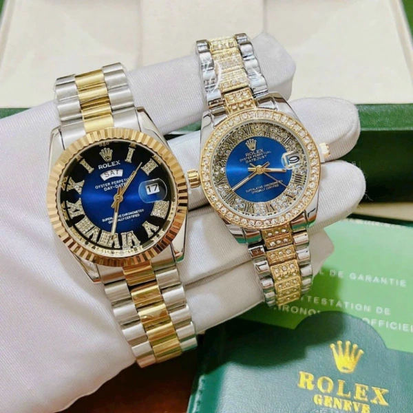 Đồng hồ đôi viền đá, thường được làm bằng hợp kim và phủ đá kim cương nhân tạo, mang lại phong cách sang trọng và độ bền cao. (Ảnh 3)
