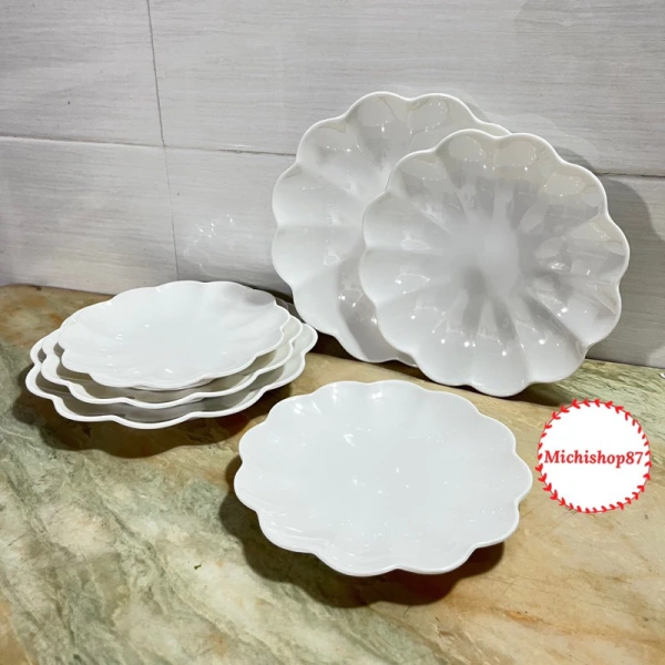 Khi người khách nhìn thấy một đĩa melamine dày dặn, họ thường cảm nhận ngay sự “chăm chút” của chủ nhà. (Ảnh 2)