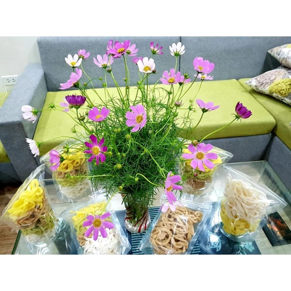 VietBuy cung cấp túi zip đáy đứng 2 mặt trong với khối lượng 100 g, thiết kế vừa nhẹ vừa chắc, độ dày đáy đạt 0.25 mm, phù hợp cho hầu hết thực phẩm trong tủ lạnh. (Ảnh 3)