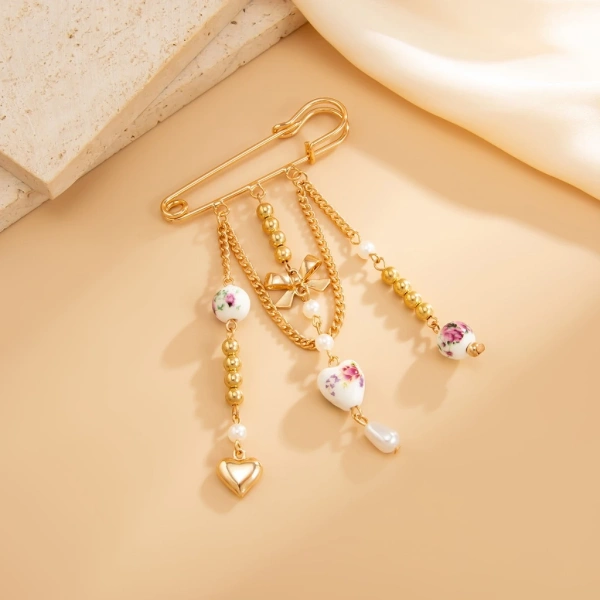 Trong số các phương pháp trên, buộc bằng vòng kim loại được nhiều người ưu tiên vì tính tiện dụng và khả năng điều chỉnh độ chặt sao cho phù hợp với cơ thể. (Ảnh 3)