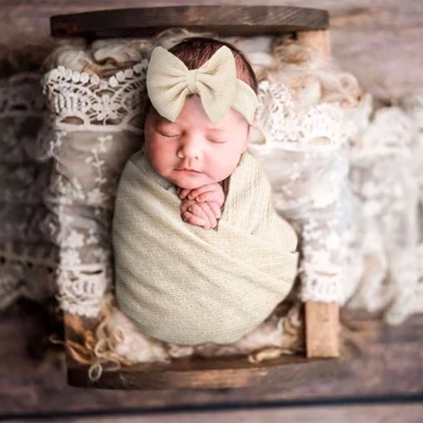 Độ mềm mại của đạo cụ quấn chăn trong ảnh newborn có thể làm bé sơ sinh cảm thấy quá nóng – chi tiết thường bị bỏ qua. - Ảnh 5 Độ mềm mại của đạo cụ quấn chăn trong ảnh newborn có thể làm bé sơ sinh cảm thấy quá nóng – chi tiết thường bị bỏ qua. - Ảnh 5