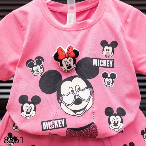 Mặc dù cotton có độ bền cao, việc chăm sóc đúng cách vẫn là yếu tố quyết định để duy trì “cảm giác mát” của đồ thun. (Ảnh 5)