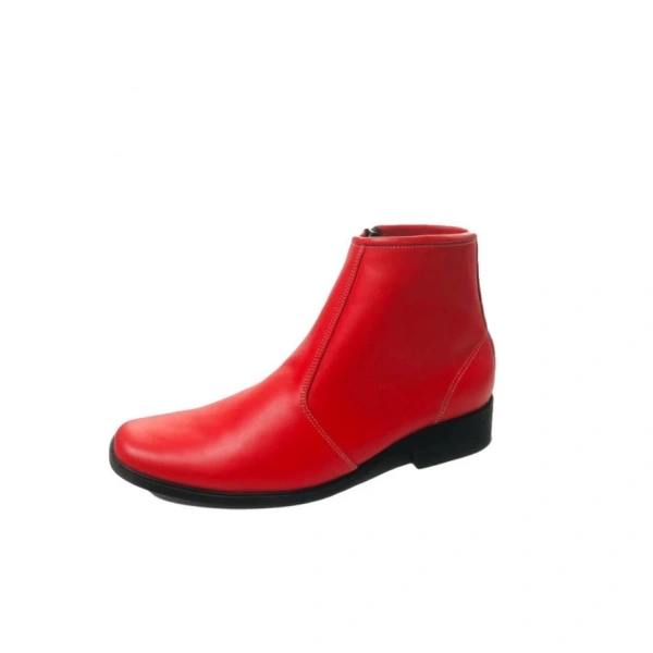 Giày boot nam da bò thật mang lại một cảm giác “độc đáo” nhờ sự kết hợp giữa màu đỏ rực rỡ và chất liệu da thật 100%, tạo nên một điểm nhấn mạnh mẽ và dễ nhận biết trong bất kỳ bộ trang phục nào. (Ảnh 2) Giày boot nam da bò thật mang lại một cảm giác “độc đáo” nhờ sự kết hợp giữa màu đỏ rực rỡ và chất liệu da thật 100%, tạo nên một điểm nhấn mạnh mẽ và dễ nhận biết trong bất kỳ bộ trang phục nào. (Ảnh 2)