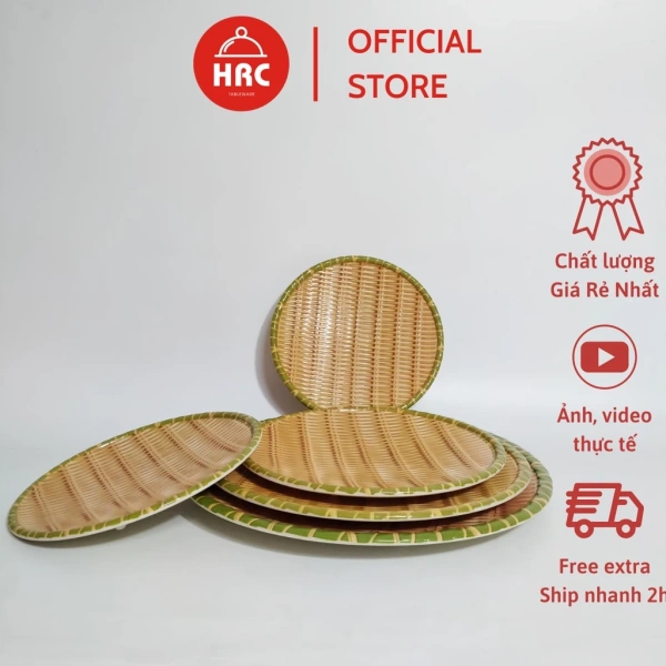 Đôi khi khay nhựa mô phỏng mây tre tròn không đáp ứng mong đợi về độ bền khi đặt đồ nóng hoặc chất lỏng ẩm ướt. - Ảnh 1