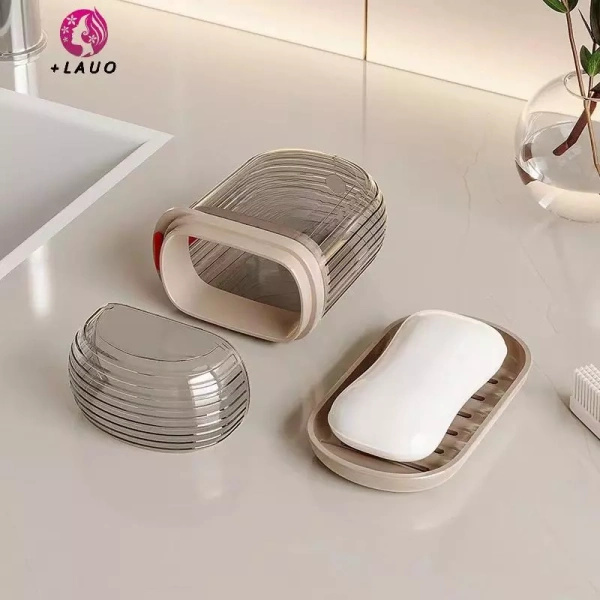 Mỗi khi thay loại xà phòng mới, hoặc sau mỗi 3-4 ngày di chuyển, rửa sạch hộp bằng nước ấm + một chút xà phòng nhẹ, rồi để khô hoàn toàn. (Ảnh 4) Mỗi khi thay loại xà phòng mới, hoặc sau mỗi 3-4 ngày di chuyển, rửa sạch hộp bằng nước ấm + một chút xà phòng nhẹ, rồi để khô hoàn toàn. (Ảnh 4)