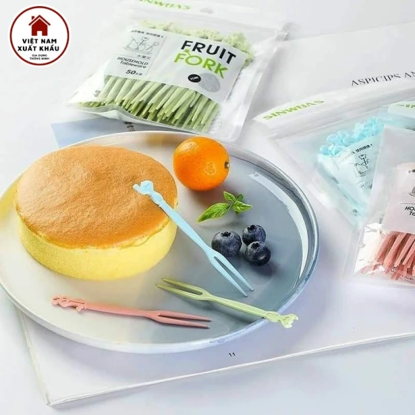 Trong thị trường hiện nay, người tiêu dùng có nhiều lựa chọn thay thế cho dĩa nhựa mini, bao gồm dĩa gỗ, dĩa sứ và dĩa silicone. (Ảnh 4)