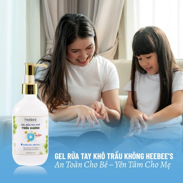Giá bán lẻ hiện tại của gel rửa tay khô thảo dược Trầu Không Heebee's là 109.120 VND, nhưng thường có khuyến mãi giảm còn khoảng 88.000 VND cho cả chai 65 ml và 300 ml. (Ảnh 5)