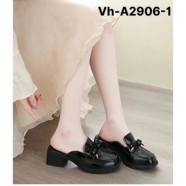 Giày búp bê da gót vuông 5 cm: Khi vẻ sang chảnh gặp bất ngờ về độ bền sau những bước đi đầu tiên - Ảnh 5