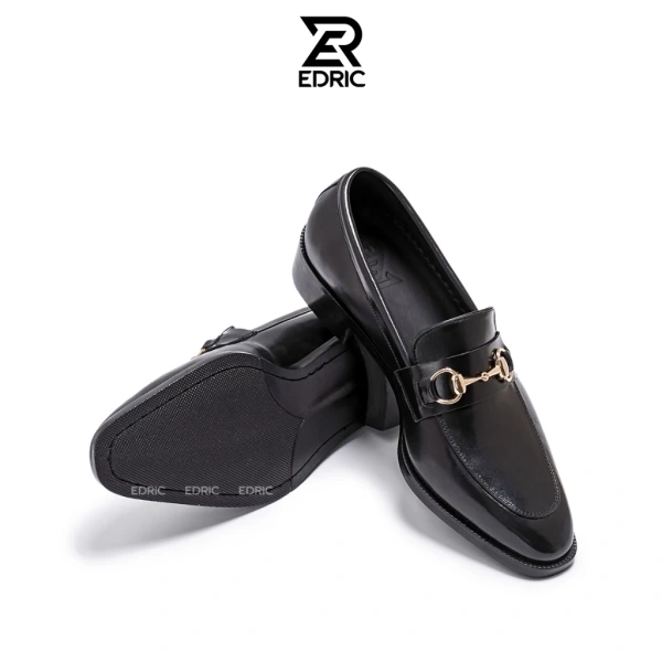 Giày da lười, hay còn gọi là loafers, được ưa chuộng bởi sự thoải mái, dễ dàng phối hợp và vẻ ngoài thanh lịch. (Ảnh 2) Giày da lười, hay còn gọi là loafers, được ưa chuộng bởi sự thoải mái, dễ dàng phối hợp và vẻ ngoài thanh lịch. (Ảnh 2)