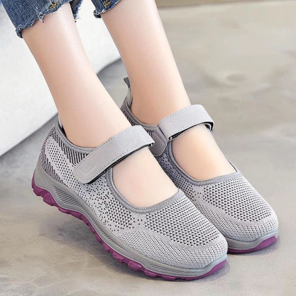 Giày đi bộ nữ trung niên: khi độ thoáng khí quyết định cảm giác êm ái suốt cả ngày - Ảnh 3