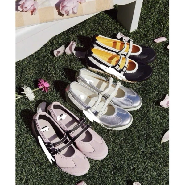 Giày sneaker ballet công chúa thực sự tiện lợi khi kết hợp với tất hàng ngày? - Ảnh 1