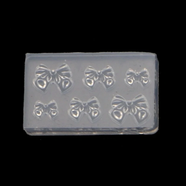 Không chỉ nhựa, khuôn silicone cũng đóng vai trò quan trọng trong việc bảo đảm độ bền của mẫu nơ mini. (Ảnh 4) Không chỉ nhựa, khuôn silicone cũng đóng vai trò quan trọng trong việc bảo đảm độ bền của mẫu nơ mini. (Ảnh 4)