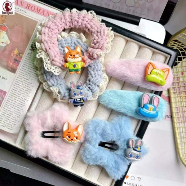 Kẹp tóc hoạt hình sang trọng khiến bé gái tự tin hơn, nhưng độ bền thực tế lại bất ngờ hơn mong đợi. - Ảnh 1