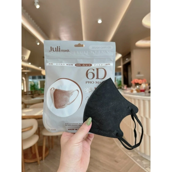 Một số người còn do dự khi lựa chọn giữa khẩu trang 6D và các sản phẩm “đơn lớp” hoặc “hai lớp” thông thường. (Ảnh 4)
