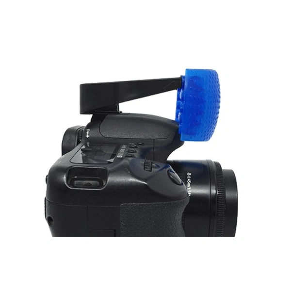 Không phải mọi lần dùng flash đều cần tán sáng. (Ảnh 2)