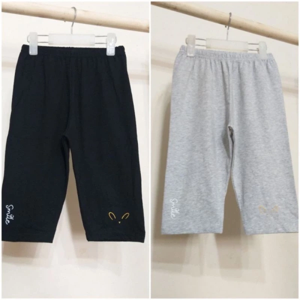 Khi bé vừa bùng tăng cân, chiếc quần legging lửng ngố thường khiến phụ huynh nhận ra việc chọn size lớn sớm là cần thiết - Ảnh 1 Khi bé vừa bùng tăng cân, chiếc quần legging lửng ngố thường khiến phụ huynh nhận ra việc chọn size lớn sớm là cần thiết - Ảnh 1