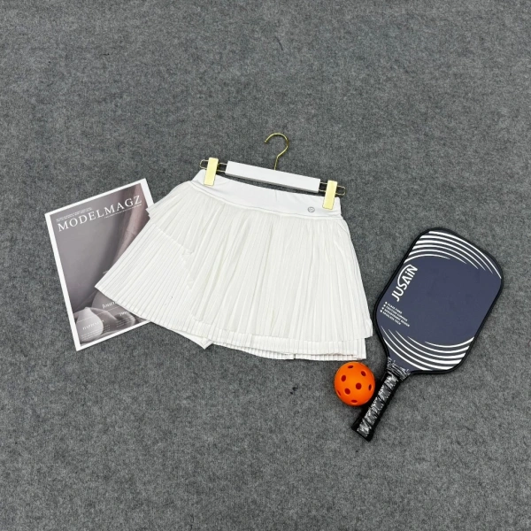 Trong golf, vị trí đứng và hướng cơ thể ổn định là yếu tố quyết định độ chính xác của cú đánh. (Ảnh 3)