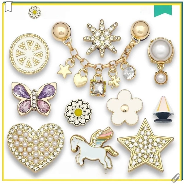 Khi dán sticker kim loại hoa cúc lên sandal, độ bền và cách bảo quản thường bị đánh giá thấp hơn thực tế - Ảnh 1