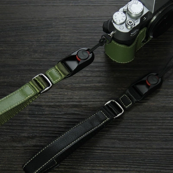 Những lợi ích trên đã khiến hand strap trở thành “phải có” trong bộ gear của hầu hết các nhiếp ảnh gia hành trình, thể thao và phóng sự. (Ảnh 2)