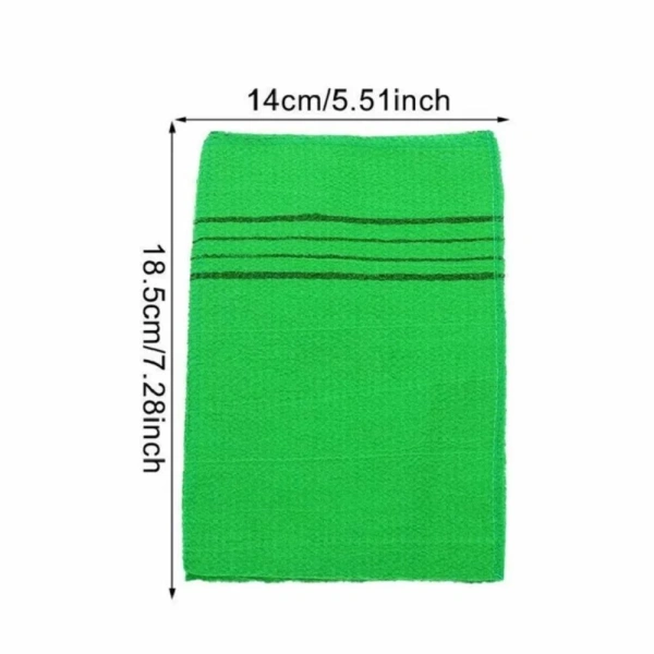 Sau khi rửa sạch, dùng khăn mềm thấm khô nhẹ, sau đó thoa kem dưỡng ẩm dạng lỏng hoặc sữa dưỡng không mùi. (Ảnh 3) Sau khi rửa sạch, dùng khăn mềm thấm khô nhẹ, sau đó thoa kem dưỡng ẩm dạng lỏng hoặc sữa dưỡng không mùi. (Ảnh 3)
