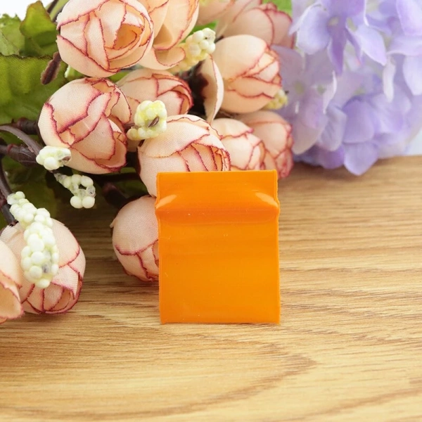 Trong bối cảnh nhiều doanh nghiệp và cá nhân đang tìm kiếm các giải pháp “xanh” để giảm thiểu rác thải, việc lựa chọn túi zip có thể tái sử dụng nhiều lần (tùy vào chất liệu) cũng là một hướng đi thân thiện với môi trường. (Ảnh 4)