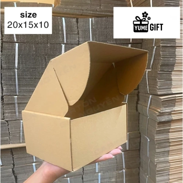 Độ cứng cao của hộp nắp gài khiến người đóng gói không thể “đè bẹp” các vật thể mềm như áo thun, váy xoè, hay lọ mỹ phẩm bên trong để tối ưu diện tích. (Ảnh 2) Độ cứng cao của hộp nắp gài khiến người đóng gói không thể “đè bẹp” các vật thể mềm như áo thun, váy xoè, hay lọ mỹ phẩm bên trong để tối ưu diện tích. (Ảnh 2)