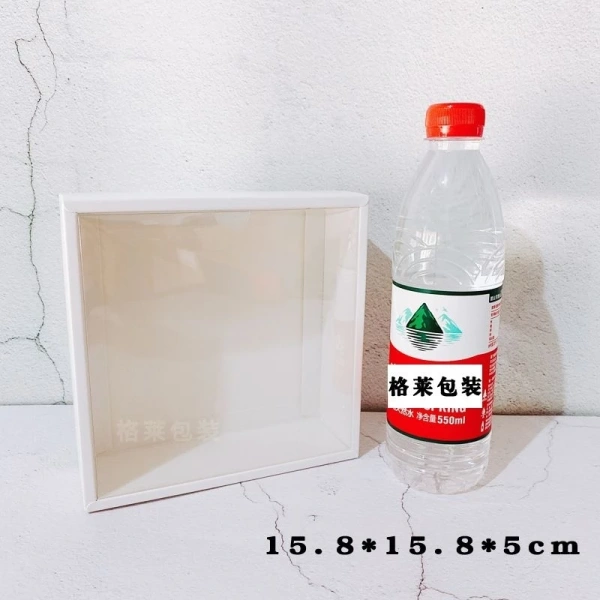 Khi hộp quà trong suốt làm lộ chi tiết bất ngờ của món quà - Ảnh 5 Khi hộp quà trong suốt làm lộ chi tiết bất ngờ của món quà - Ảnh 5