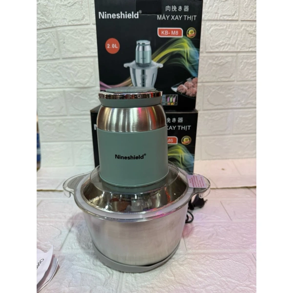 Trong khi các máy xay thịt đa năng thông thường thường đi kèm lưỡi cắt tiêu chuẩn, một số mẫu cao cấp như Máy xay thịt đa năng Nineshield KB-M8 và KB-M6 được trang bị lưỡi cắt bằng inox dày và khả năng chịu lực tốt hơn. (Ảnh 3) Trong khi các máy xay thịt đa năng thông thường thường đi kèm lưỡi cắt tiêu chuẩn, một số mẫu cao cấp như Máy xay thịt đa năng Nineshield KB-M8 và KB-M6 được trang bị lưỡi cắt bằng inox dày và khả năng chịu lực tốt hơn. (Ảnh 3)