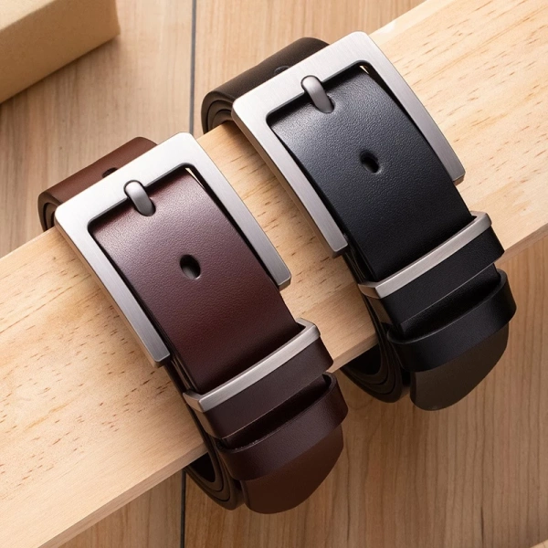 Phong cách cổ điển thường hướng tới những tông màu trung tính – nâu đậm, đen, nâu caramel – tạo cảm giác thanh lịch và bền bỉ theo thời gian. (Ảnh 3)