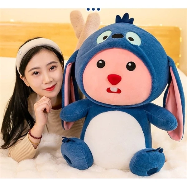 Khi một chú gấu bông kiểu Stitch hiện ra trên bàn làm việc, bất ngờ làm không gian trở nên ấm áp hơn - Ảnh 1 Khi một chú gấu bông kiểu Stitch hiện ra trên bàn làm việc, bất ngờ làm không gian trở nên ấm áp hơn - Ảnh 1