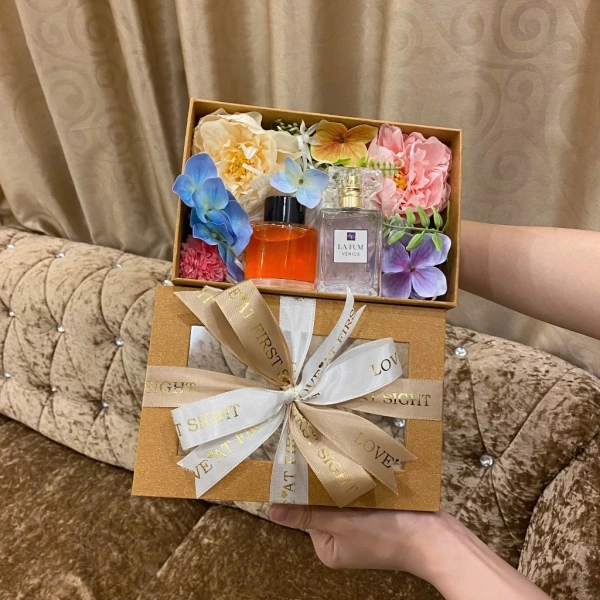 Đôi khi, chỉ một mùi hương đơn lẻ không đủ để tạo nên bầu không khí mong muốn. (Ảnh 4)