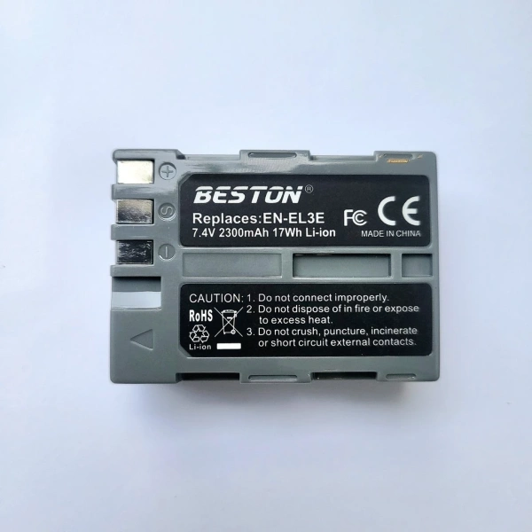 Pin của các dòng máy Nikon (D70, D80, D90, D200, D300, D700…) thường được thiết kế để đáp ứng nhu cầu chụp trong phòng thu và các buổi chụp ngắn ngày. (Ảnh 2)