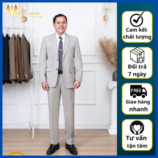 Khi sự kết hợp vest trung niên và cà vạt mang lại vẻ lịch lãm, nhưng lại tạo ra khó khăn không ngờ trong ngày hè - Ảnh 1 Khi sự kết hợp vest trung niên và cà vạt mang lại vẻ lịch lãm, nhưng lại tạo ra khó khăn không ngờ trong ngày hè - Ảnh 1