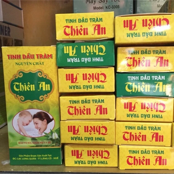 Như mọi tinh dầu thiên nhiên, dầu tràm nhạy cảm với nhiệt độ và ánh sáng. (Ảnh 2)