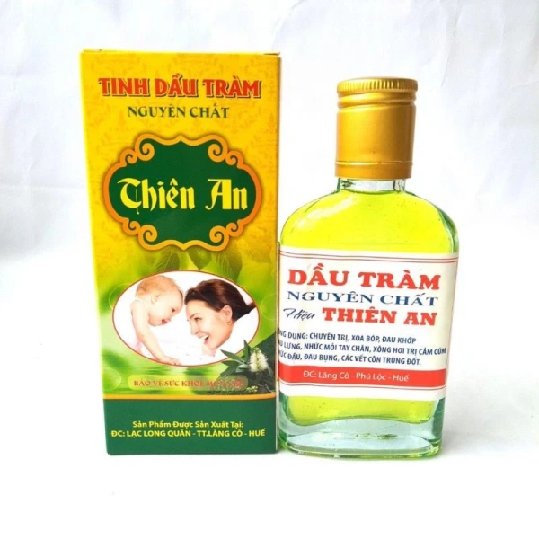 Sản phẩm Combo 10 Chai Dầu tràm nguyên chất Thiên An - Huế đáp ứng đầy đủ tiêu chí trên: lá tràm Huế thuần chất, quy trình chưng cất bằng hơi nước, và được đóng trong chai thủy tinh tối màu. (Ảnh 4)