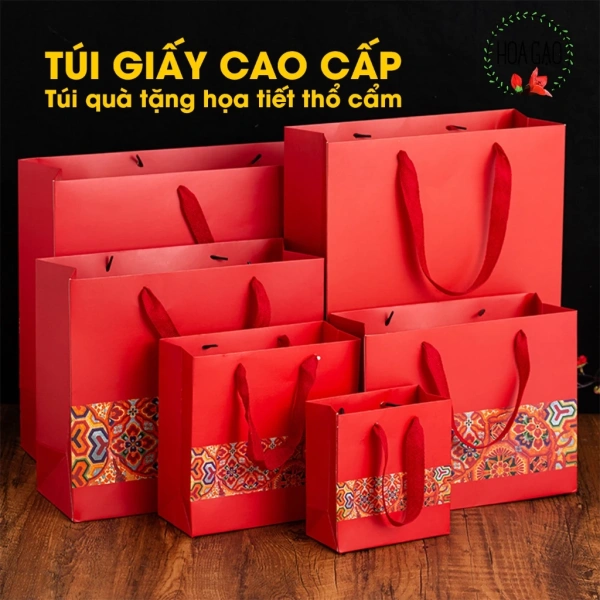 Khi túi giấy kraft quá mỏng, niềm vui mở quà Giáng sinh nhanh chóng tan biến - Ảnh 1