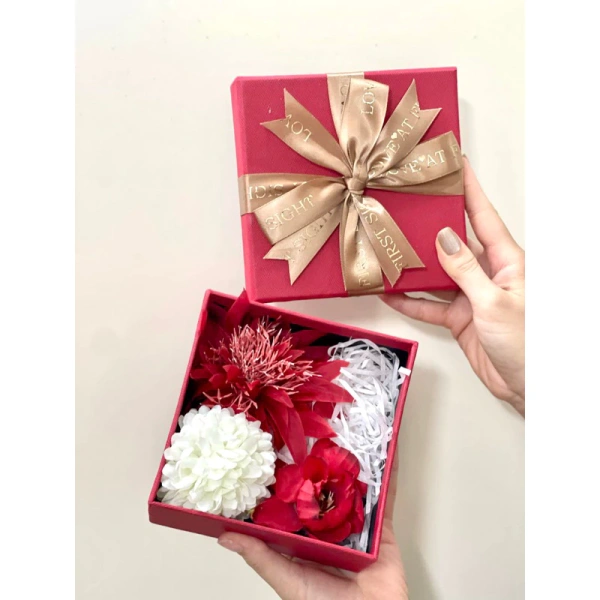 Thiết kế bao bì không chỉ là yếu tố thẩm mỹ mà còn là công cụ giao tiếp vô hình giữa thương hiệu và khách hàng. (Ảnh 2)