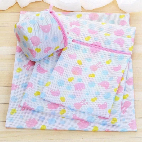 Áo ngực và đồ lót thường làm bằng chất liệu mềm, thấm hút tốt như cotton, lụa, hoặc hỗn hợp sợi tổng hợp. (Ảnh 2)