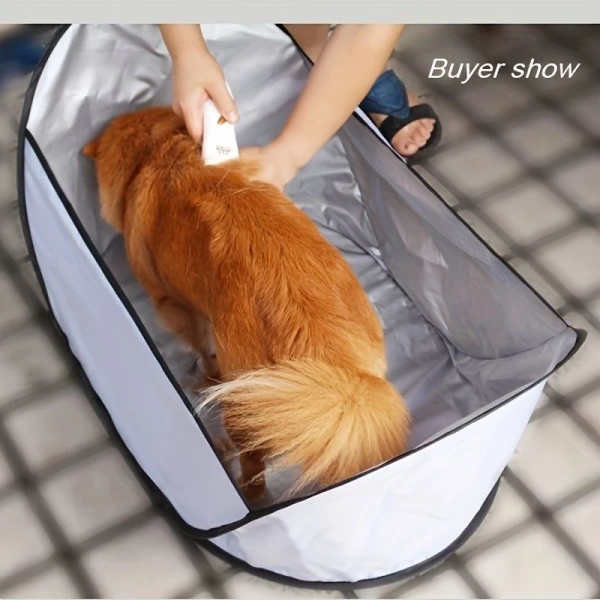 Với những tính năng trên, tấm bảo vệ không chỉ giúp giữ sạch sàn nhà mà còn giảm đáng kể thời gian dọn dẹp sau khi cắt lông, đồng thời bảo vệ sức khỏe của cả gia đình và thú cưng. (Ảnh 2)