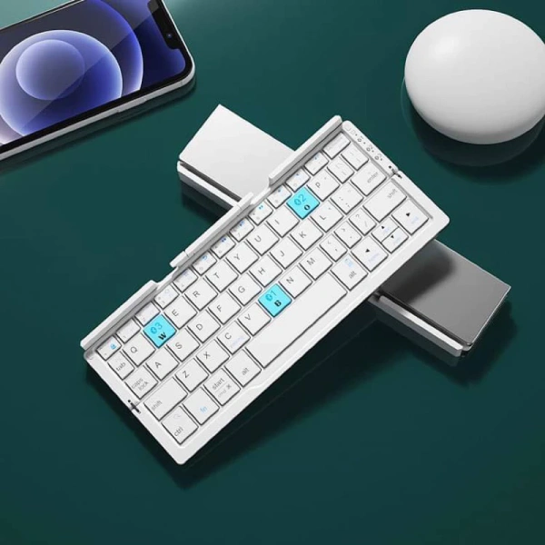 Kích thước gọn của bàn phím gập gọn không dây có thể là rào cản bất ngờ cho những văn bản dài - Ảnh 1