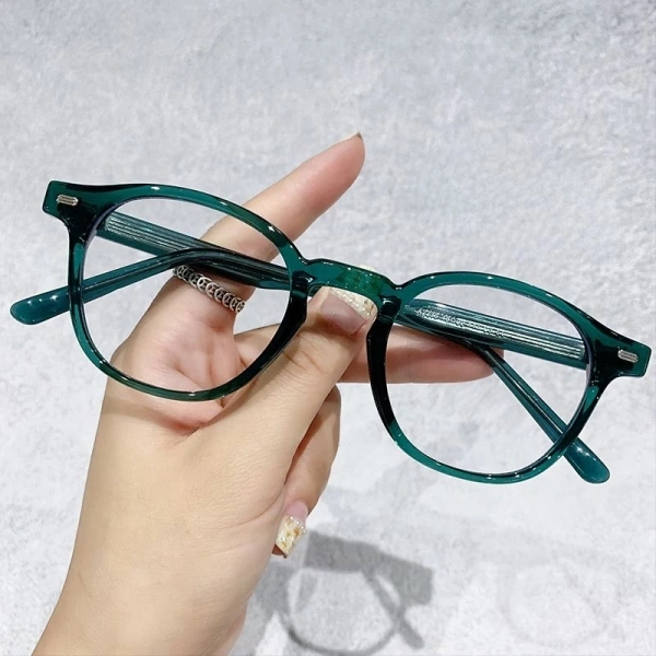 Kính mắt gọng nhựa cao cấp cho mặt nhỏ: Khi độ vừa vặn ban đầu chuyển sang vấn đề trượt liên tục trên mũi. - Ảnh 4