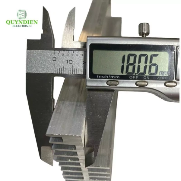 Nhiều nhà làm DIY hoặc sửa chữa nhanh thường bỏ qua một số bước quan trọng như: làm sạch bề mặt chip, làm khô bề mặt nhôm, hoặc áp dụng keo tản nhiệt không đủ lượng. (Ảnh 4) Nhiều nhà làm DIY hoặc sửa chữa nhanh thường bỏ qua một số bước quan trọng như: làm sạch bề mặt chip, làm khô bề mặt nhôm, hoặc áp dụng keo tản nhiệt không đủ lượng. (Ảnh 4)