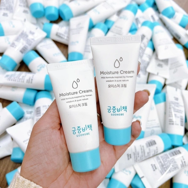 Da trẻ sơ sinh và bé tập lỳ có cấu trúc lớp biểu bì chưa hoàn thiện như da người trưởng thành. (Ảnh 2)
