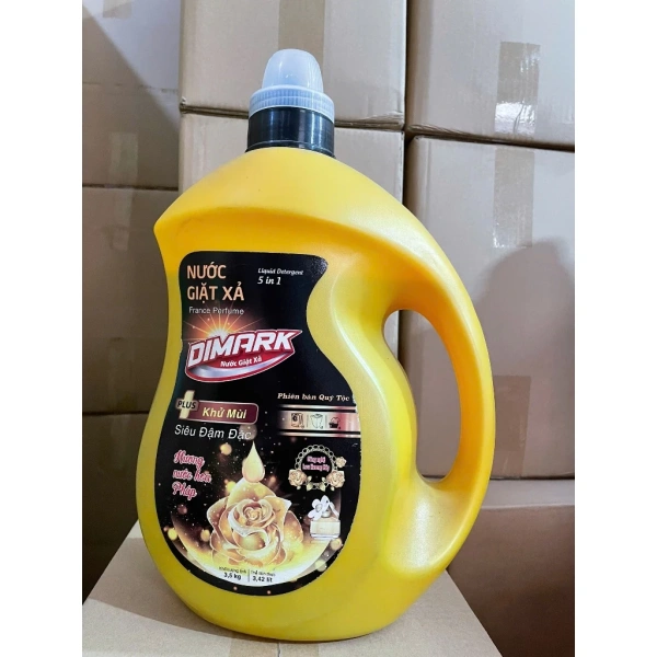 Khi áo đã được giặt và phơi, đặt một túi thơm có kích thước phù hợp trong tủ để bổ sung mùi. (Ảnh 4)
