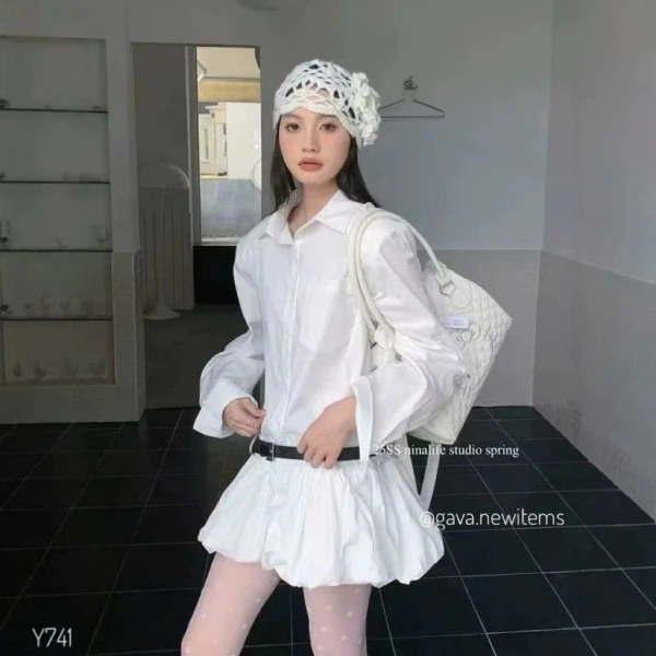 Mặc jumpsuit có dây đai, cảm giác vừa vặn chỉ kéo dài vài giờ trước khi tạo áp lực ở hông. - Ảnh 4 Mặc jumpsuit có dây đai, cảm giác vừa vặn chỉ kéo dài vài giờ trước khi tạo áp lực ở hông. - Ảnh 4