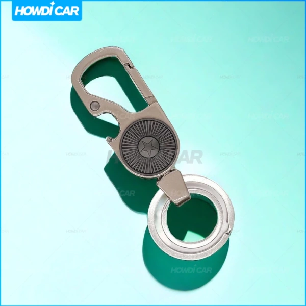 Mắc phải lỗi gắn móc chìa khóa ô tô thiết kế sáng tạo khiến bề mặt xe bị trầy xước - Ảnh 5 Mắc phải lỗi gắn móc chìa khóa ô tô thiết kế sáng tạo khiến bề mặt xe bị trầy xước - Ảnh 5
