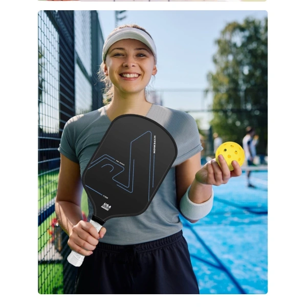 Trong bối cảnh đa dạng các mẫu vợt carbon, Vợt Pickleball Carbon T700 PRO Mặt Nhám Bám Bóng - PK07 là một trong những lựa chọn đáng cân nhắc. (Ảnh 3) Trong bối cảnh đa dạng các mẫu vợt carbon, Vợt Pickleball Carbon T700 PRO Mặt Nhám Bám Bóng - PK07 là một trong những lựa chọn đáng cân nhắc. (Ảnh 3)
