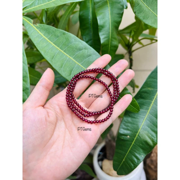 Màu đỏ của vòng tay đá Garnet thay đổi tinh thần làm việc hơn bạn nghĩ - Ảnh 1
